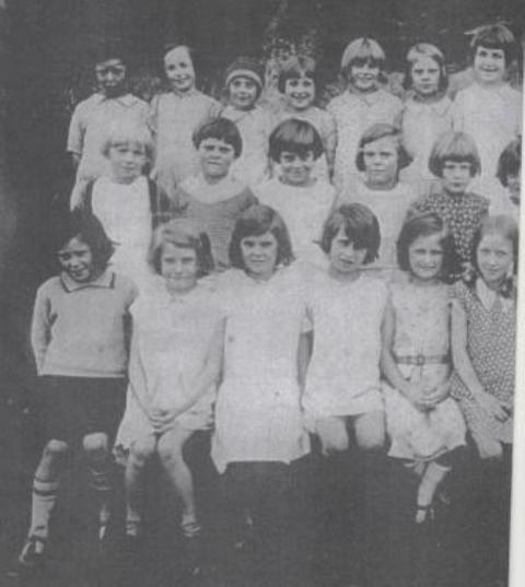 [1930s Girls School]