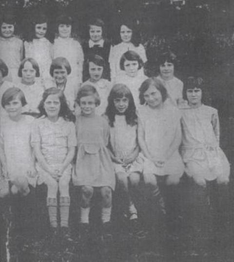[1930s Girls School]