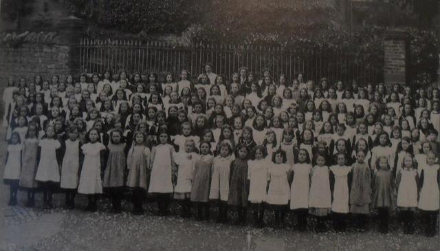 [1912 Ledbury Girls School]