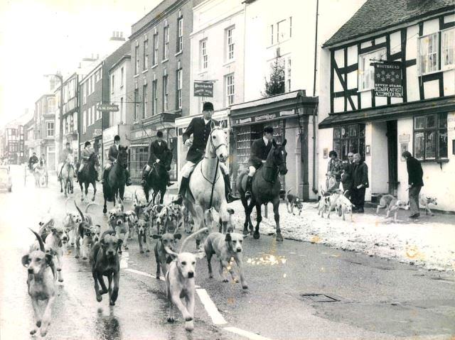 [Ledbury Hunt passing the Seven Stars Inn]