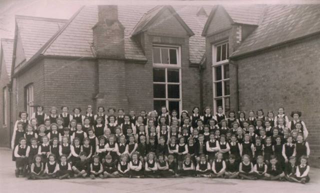 [1950 Girls School]