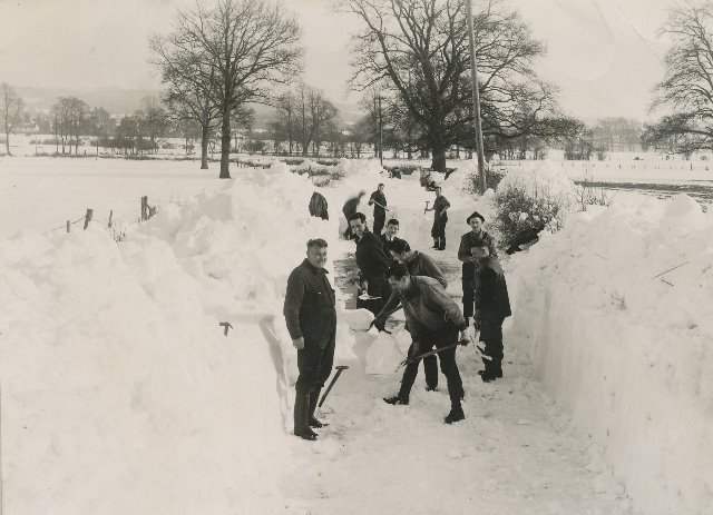 [Clearing the Snow 1947]