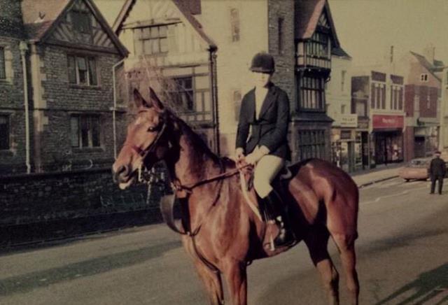 [Tracey PEVERALL going hunting in Ledbury]