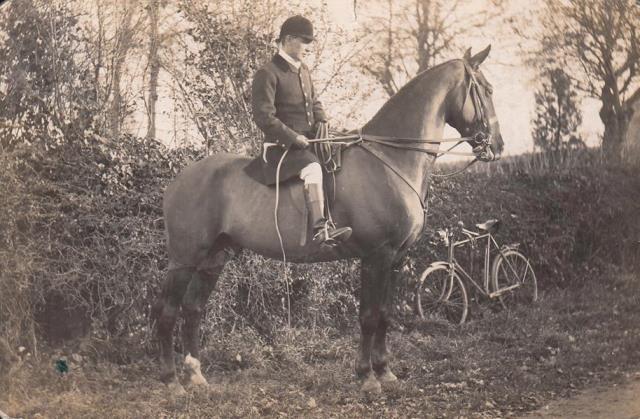 [William ROGERS whipper in Ledbury Hunt]